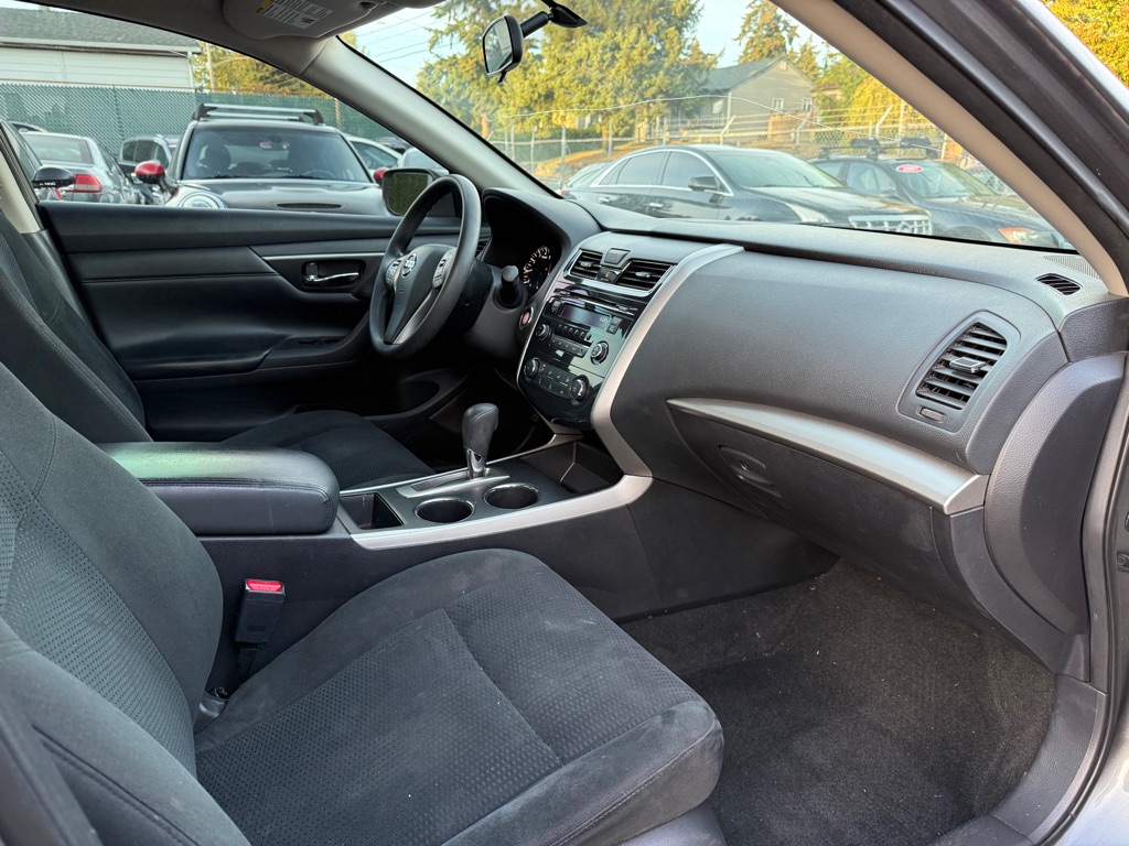 Photo 15 of this NISSAN ALTIMA