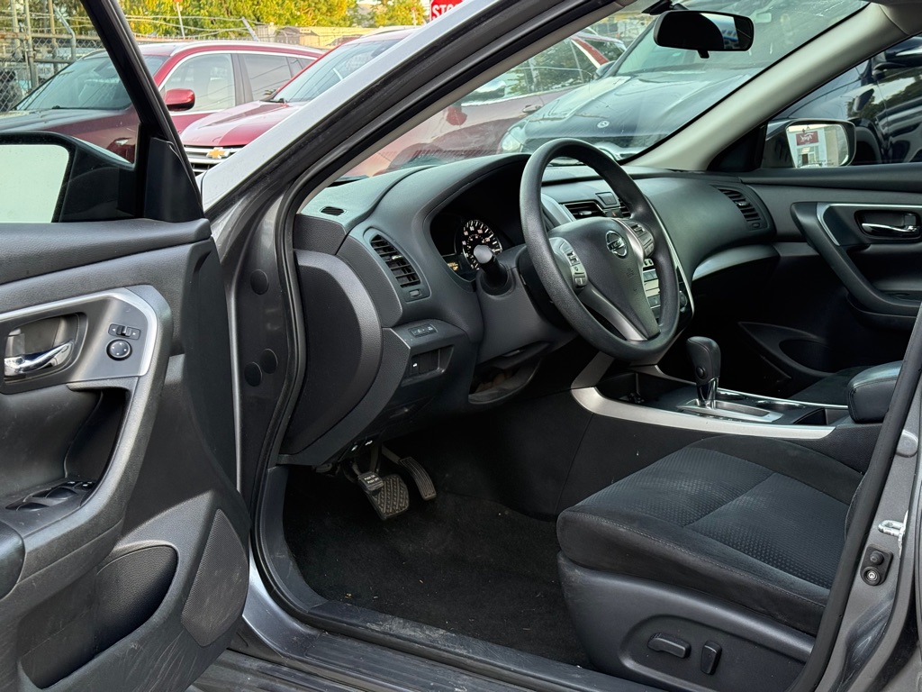 Photo 8 of this NISSAN ALTIMA