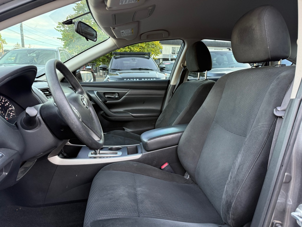 Photo 9 of this NISSAN ALTIMA