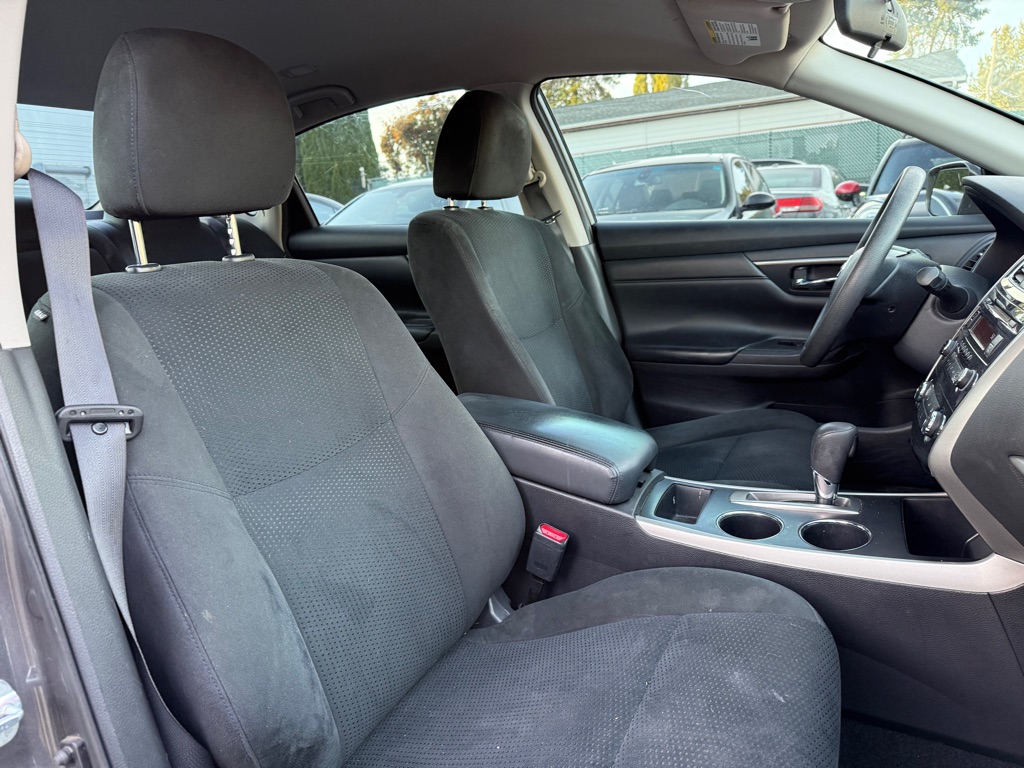 Photo 16 of this NISSAN ALTIMA