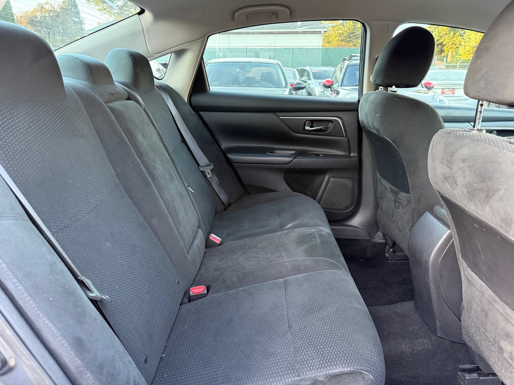 Photo 19 of this NISSAN ALTIMA