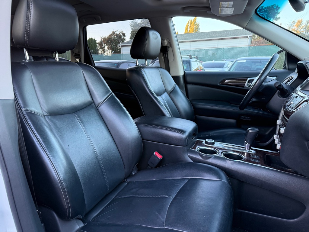 Photo 16 of this NISSAN PATHFINDER