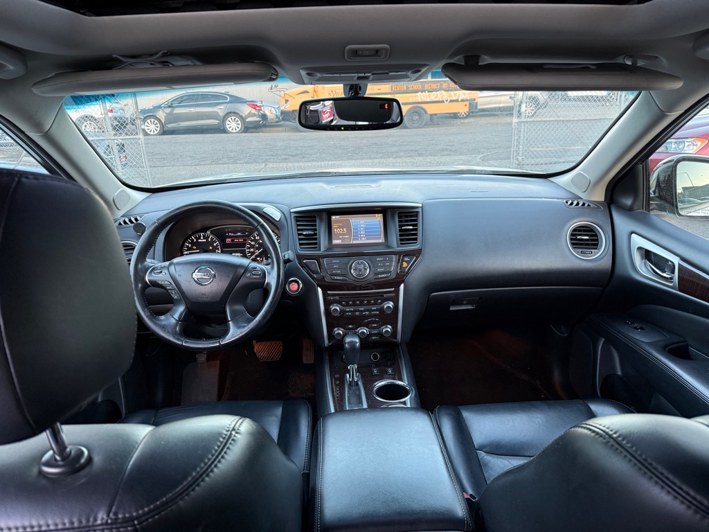 Photo 13 of this NISSAN PATHFINDER