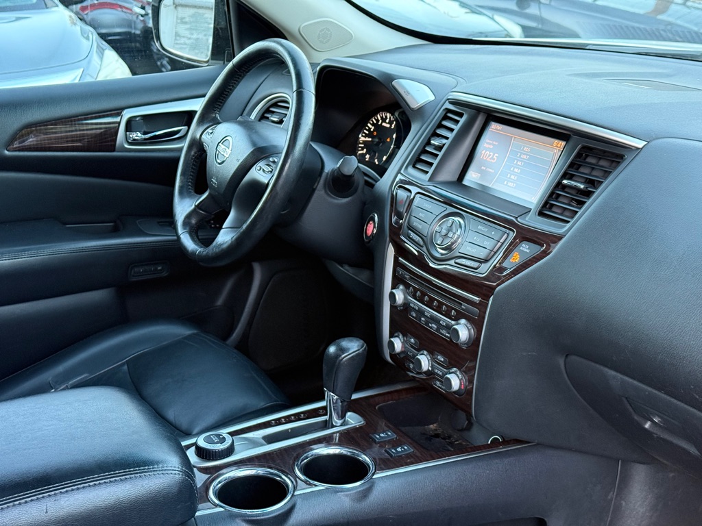 Photo 17 of this NISSAN PATHFINDER