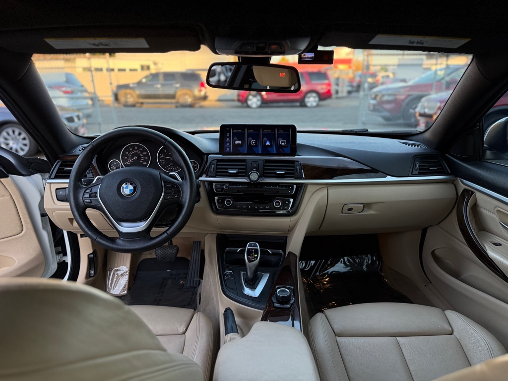 Photo 15 of this BMW 4 SERIES