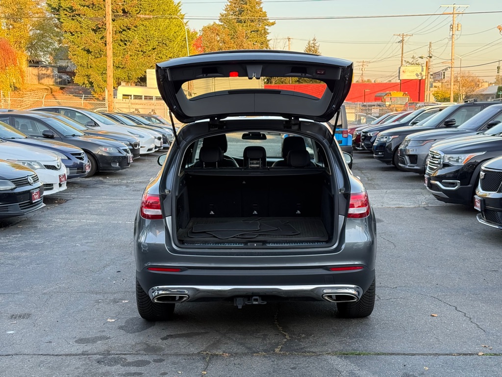 Photo 7 of this MERCEDES-BENZ GLC