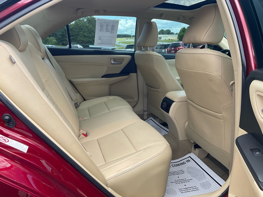 Photo 7 of this TOYOTA CAMRY HYBRID