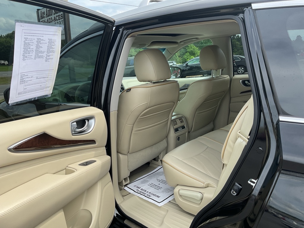 Photo 7 of this INFINITI JX35