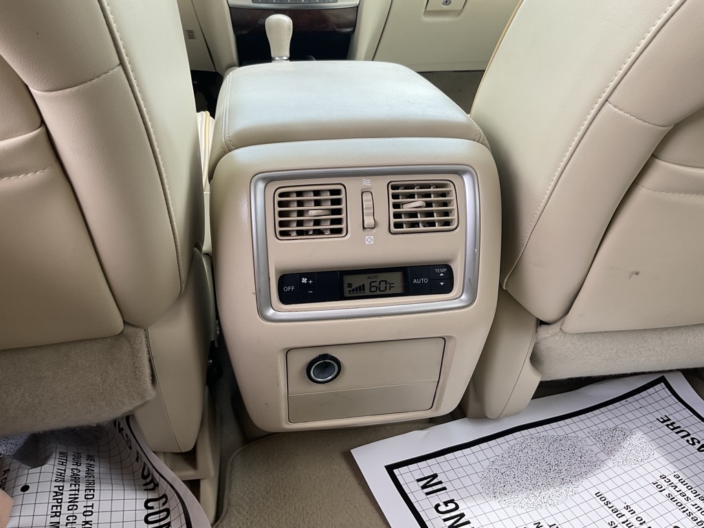 Photo 10 of this INFINITI JX35