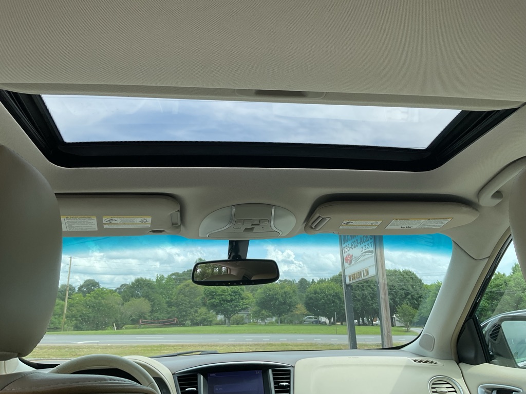 Photo 8 of this INFINITI JX35