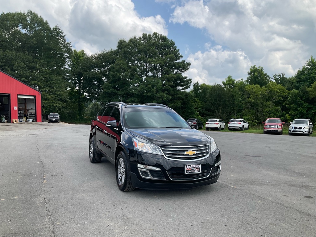 2017 Chevrolet Traverse 1LT - Photo 2
