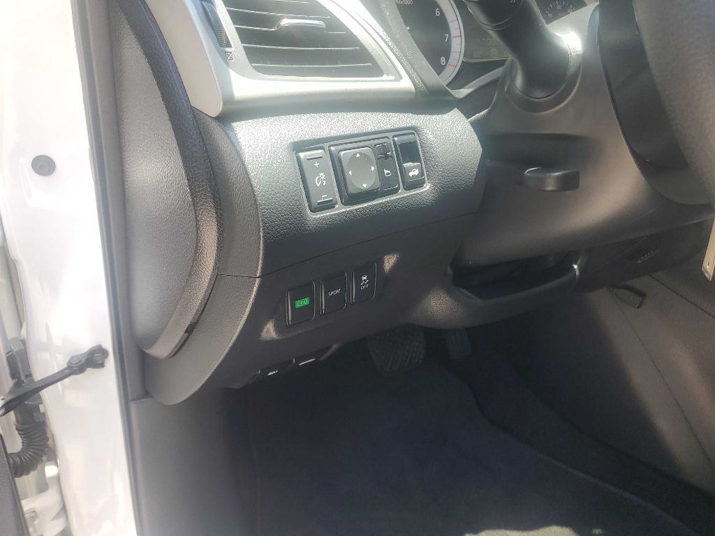 Photo 28 of this NISSAN SENTRA