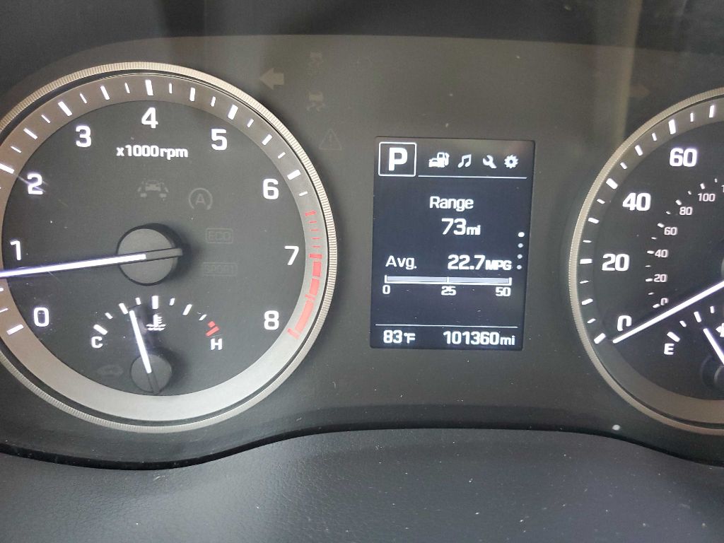 Photo 26 of this HYUNDAI TUCSON