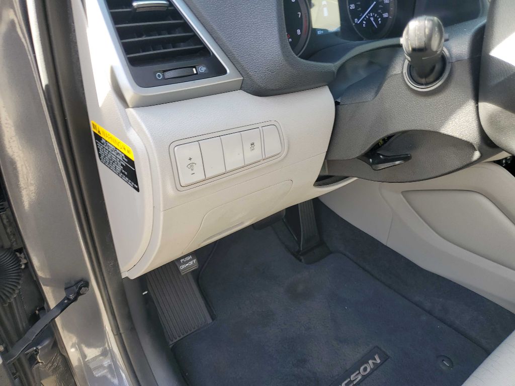 Photo 24 of this HYUNDAI TUCSON