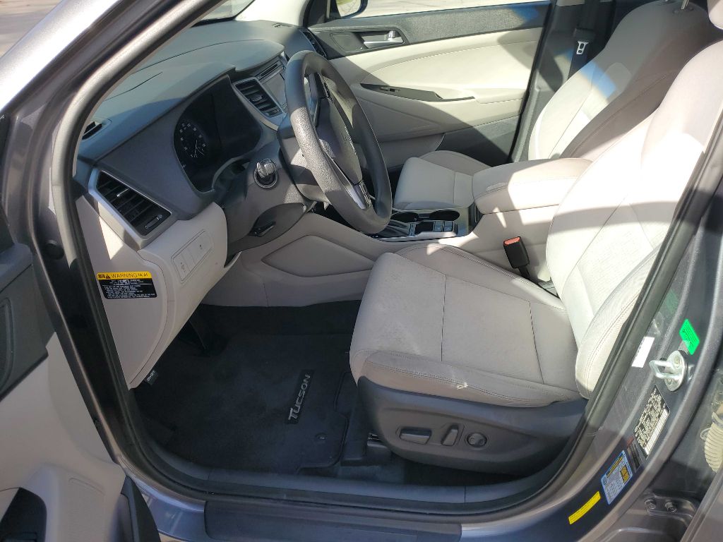 Photo 14 of this HYUNDAI TUCSON