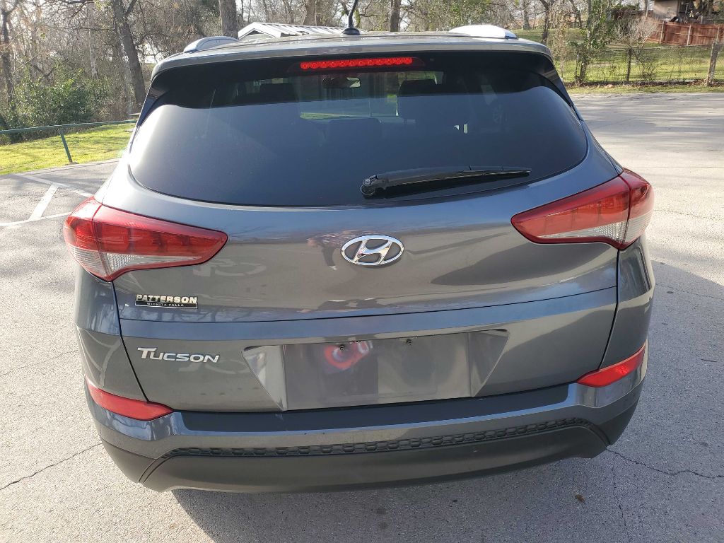 Photo 5 of this HYUNDAI TUCSON