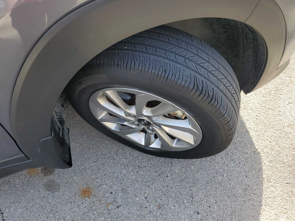 Photo 11 of this HYUNDAI TUCSON