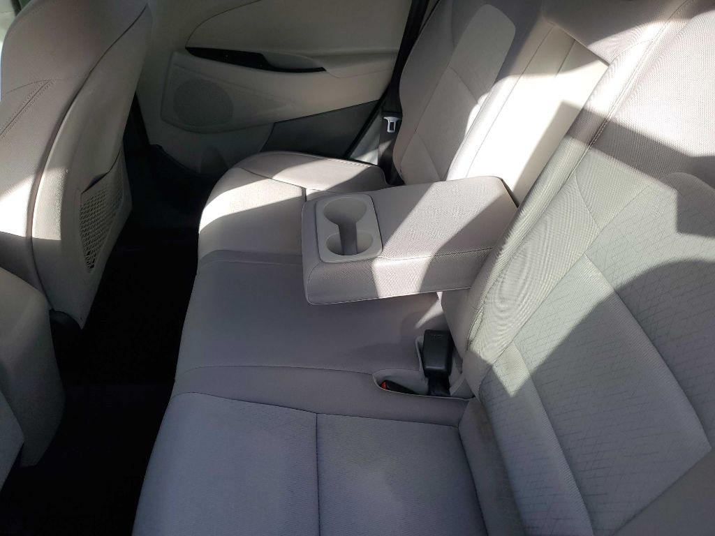 Photo 17 of this HYUNDAI TUCSON