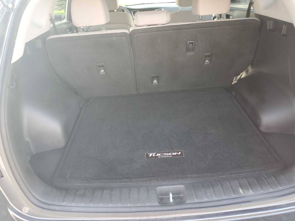 Photo 18 of this HYUNDAI TUCSON