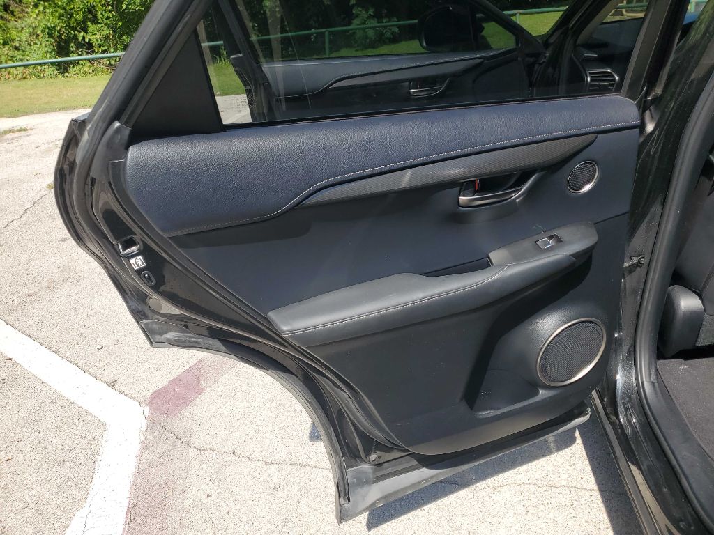 Photo 19 of this LEXUS NX