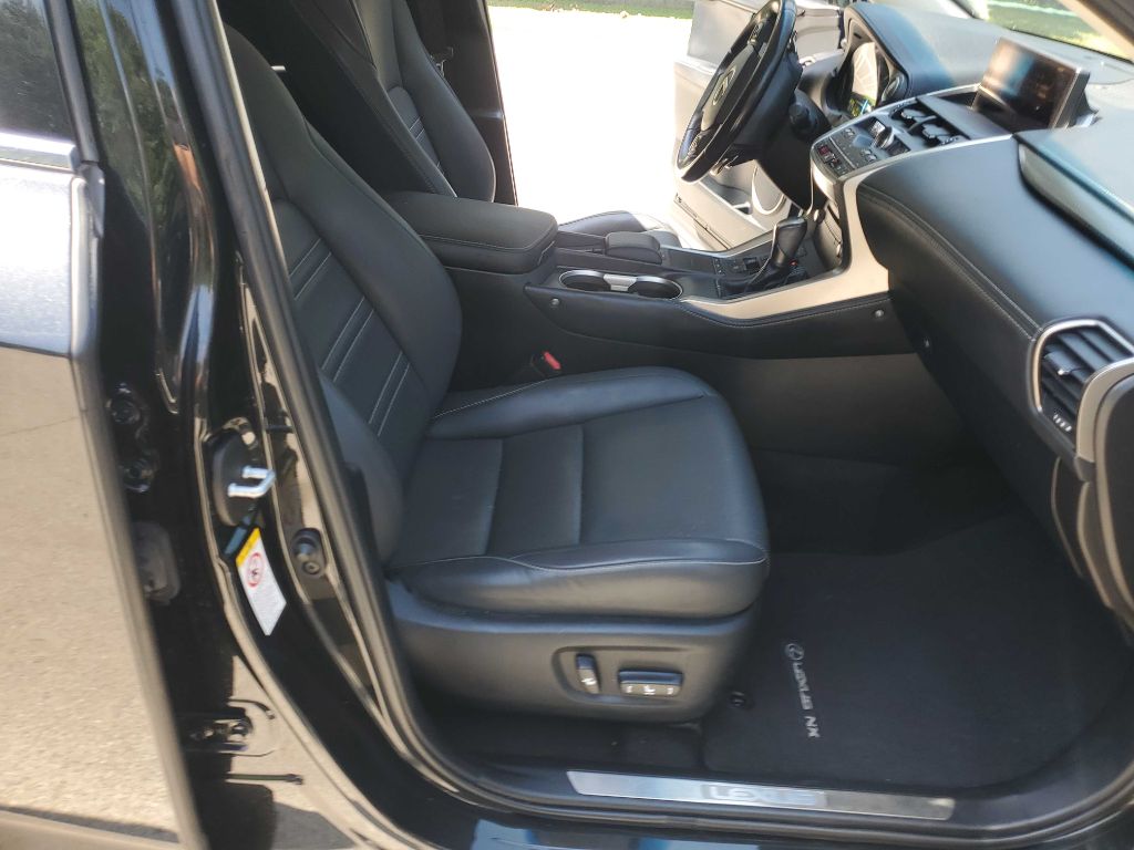 Photo 25 of this LEXUS NX