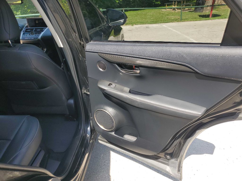 Photo 21 of this LEXUS NX