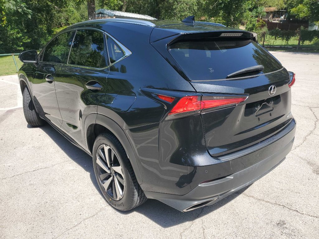 Photo 4 of this LEXUS NX