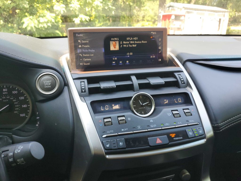 Photo 29 of this LEXUS NX