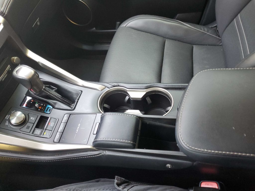 Photo 32 of this LEXUS NX