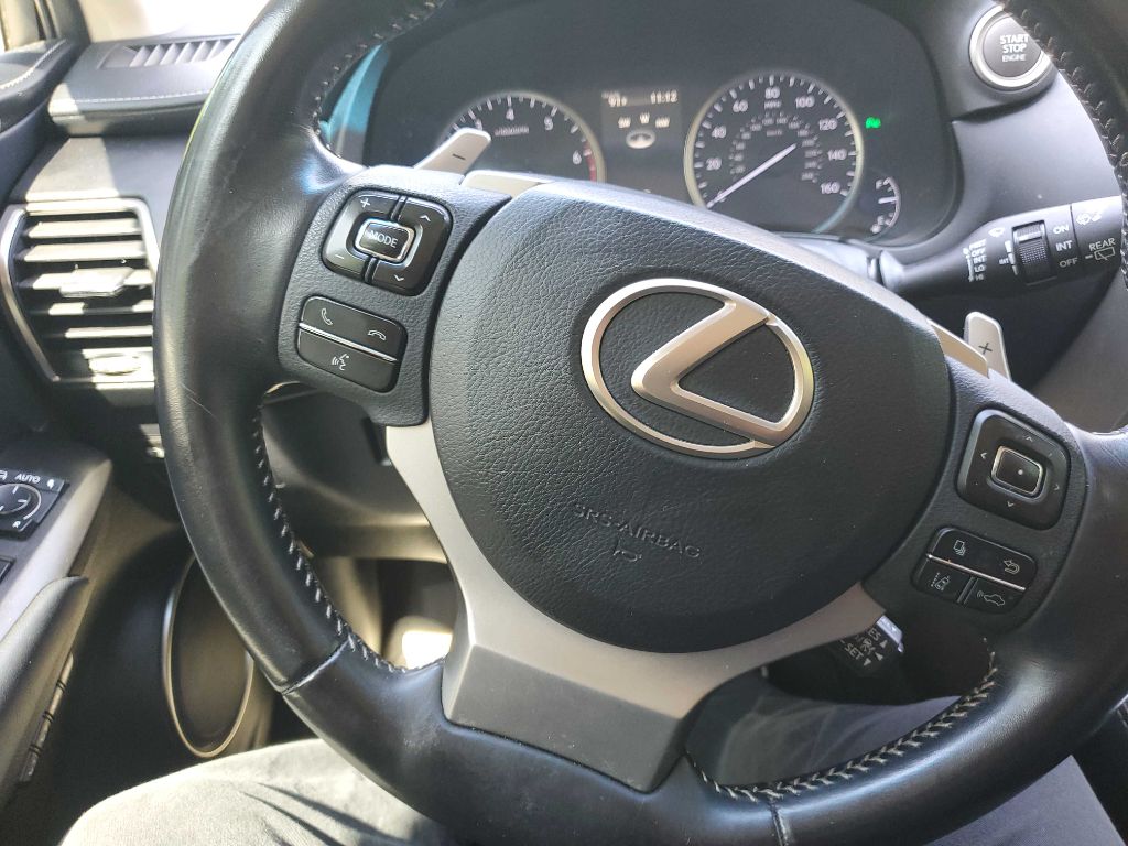 Photo 27 of this LEXUS NX