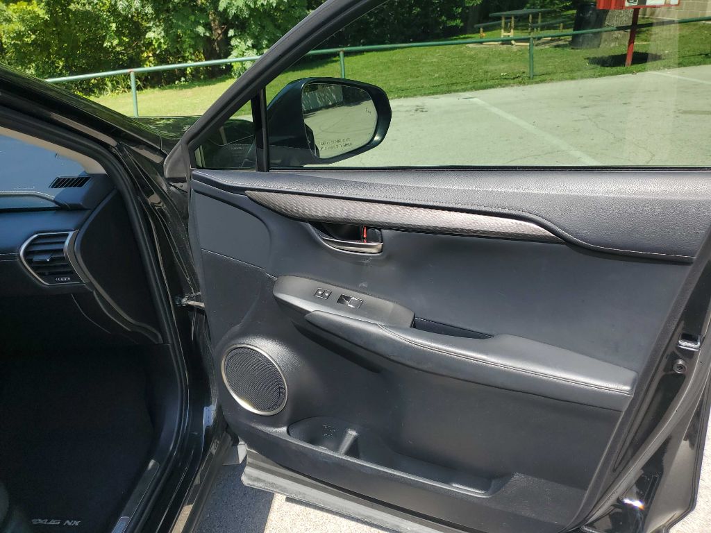 Photo 24 of this LEXUS NX
