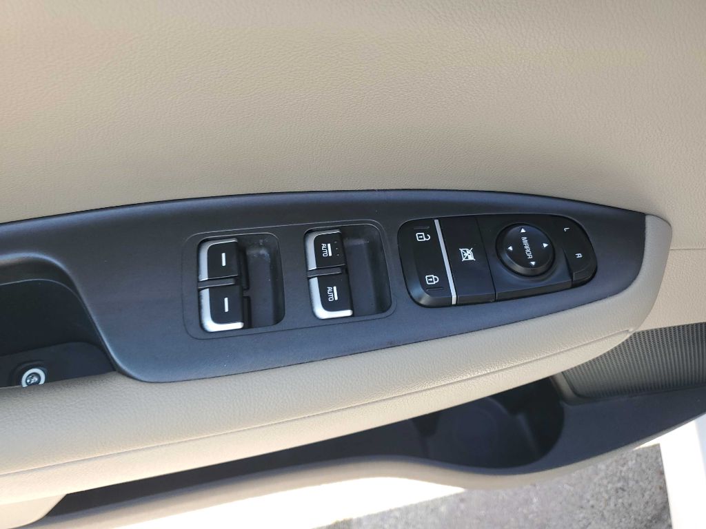 Photo 16 of this KIA OPTIMA