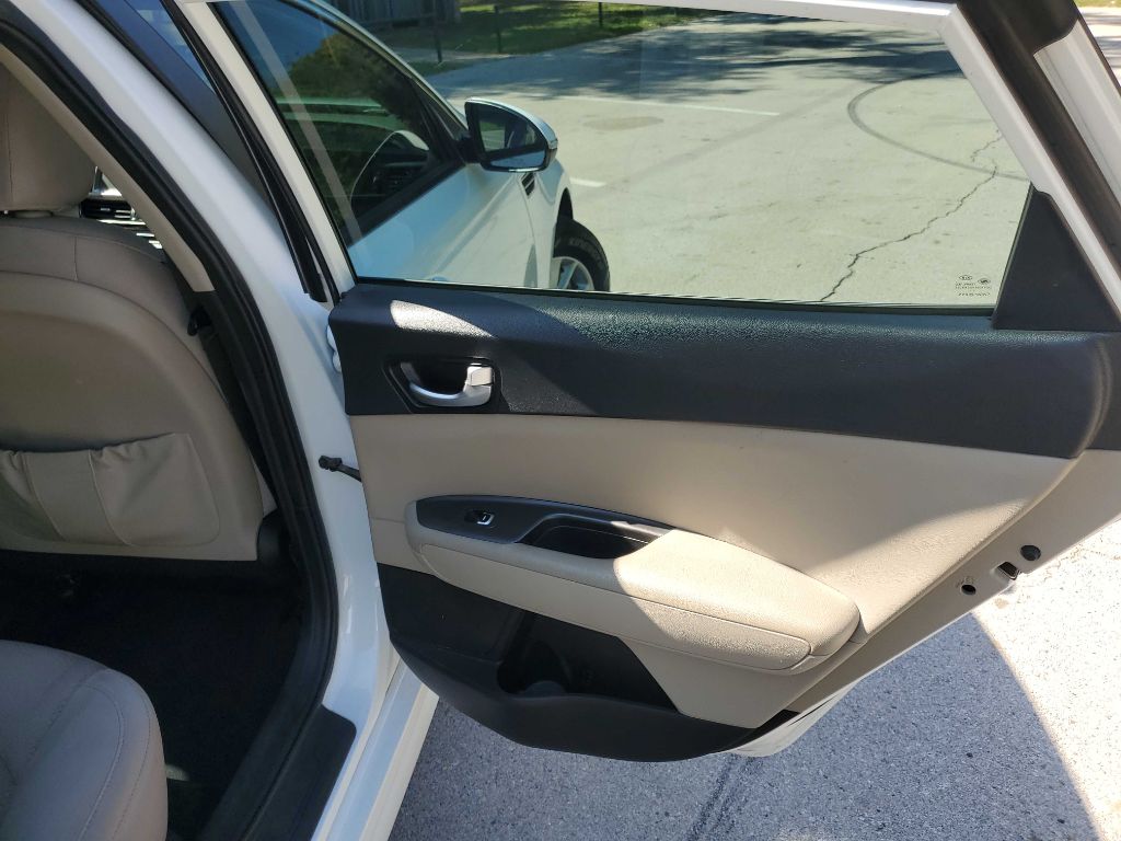 Photo 25 of this KIA OPTIMA