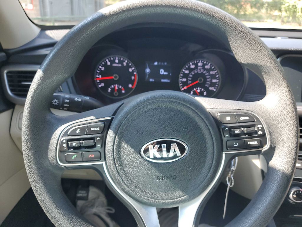 Photo 29 of this KIA OPTIMA