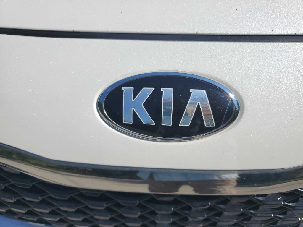 Photo 11 of this KIA OPTIMA