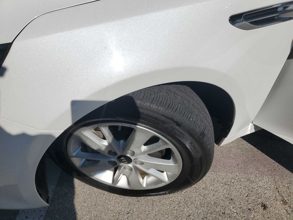 Photo 13 of this KIA OPTIMA