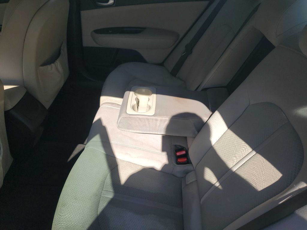 Photo 21 of this KIA OPTIMA