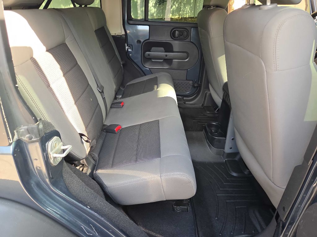 Photo 23 of this JEEP WRANGLER UNLIMI