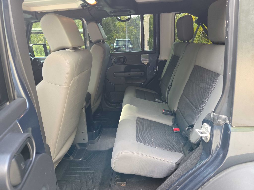Photo 19 of this JEEP WRANGLER UNLIMI