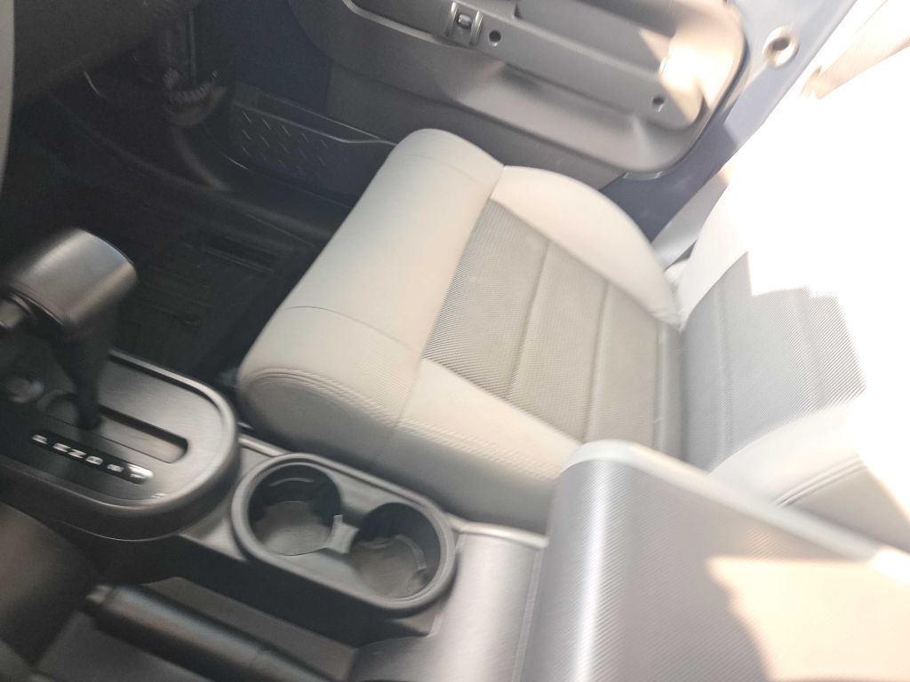 Photo 30 of this JEEP WRANGLER UNLIMI