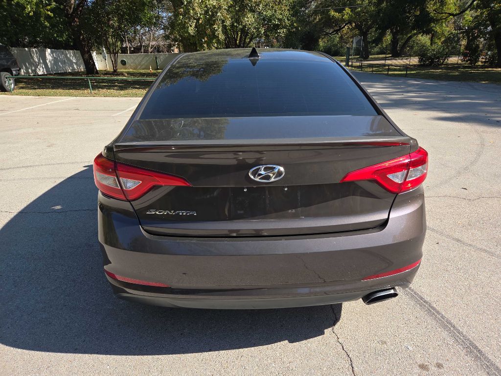 Photo 36 of this HYUNDAI SONATA
