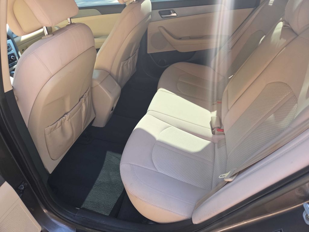 Photo 48 of this HYUNDAI SONATA