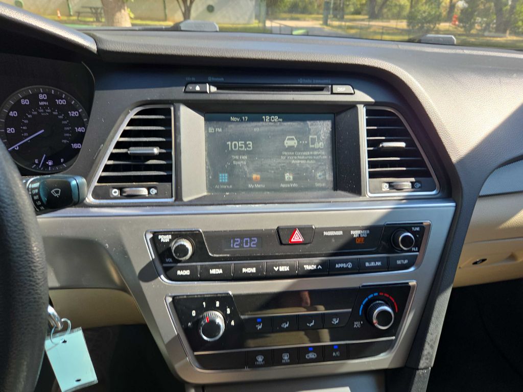 Photo 58 of this HYUNDAI SONATA