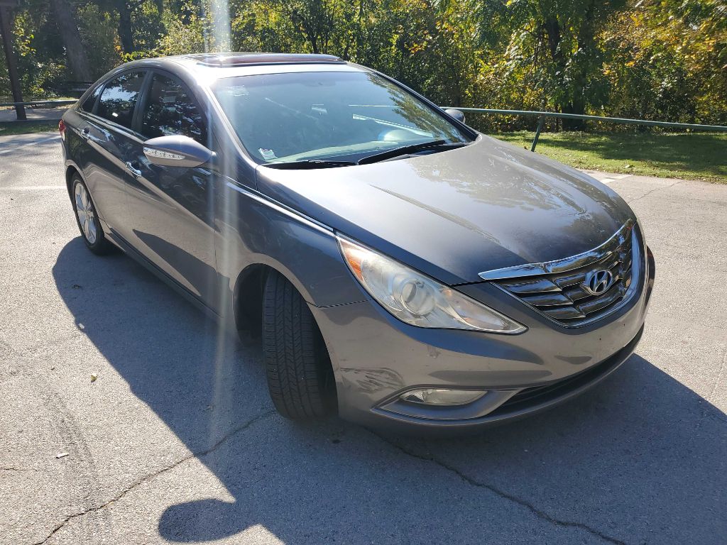 Photo 8 of this HYUNDAI SONATA