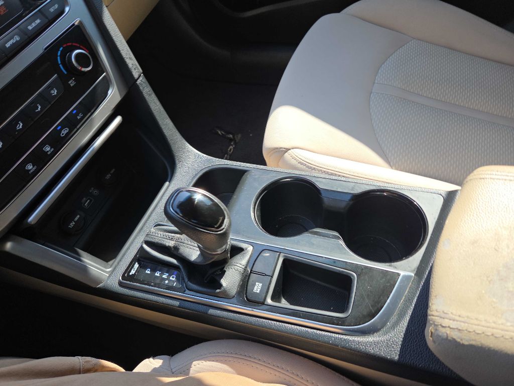 Photo 63 of this HYUNDAI SONATA
