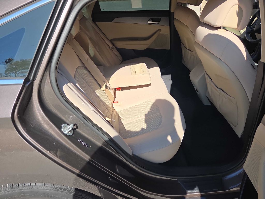 Photo 53 of this HYUNDAI SONATA