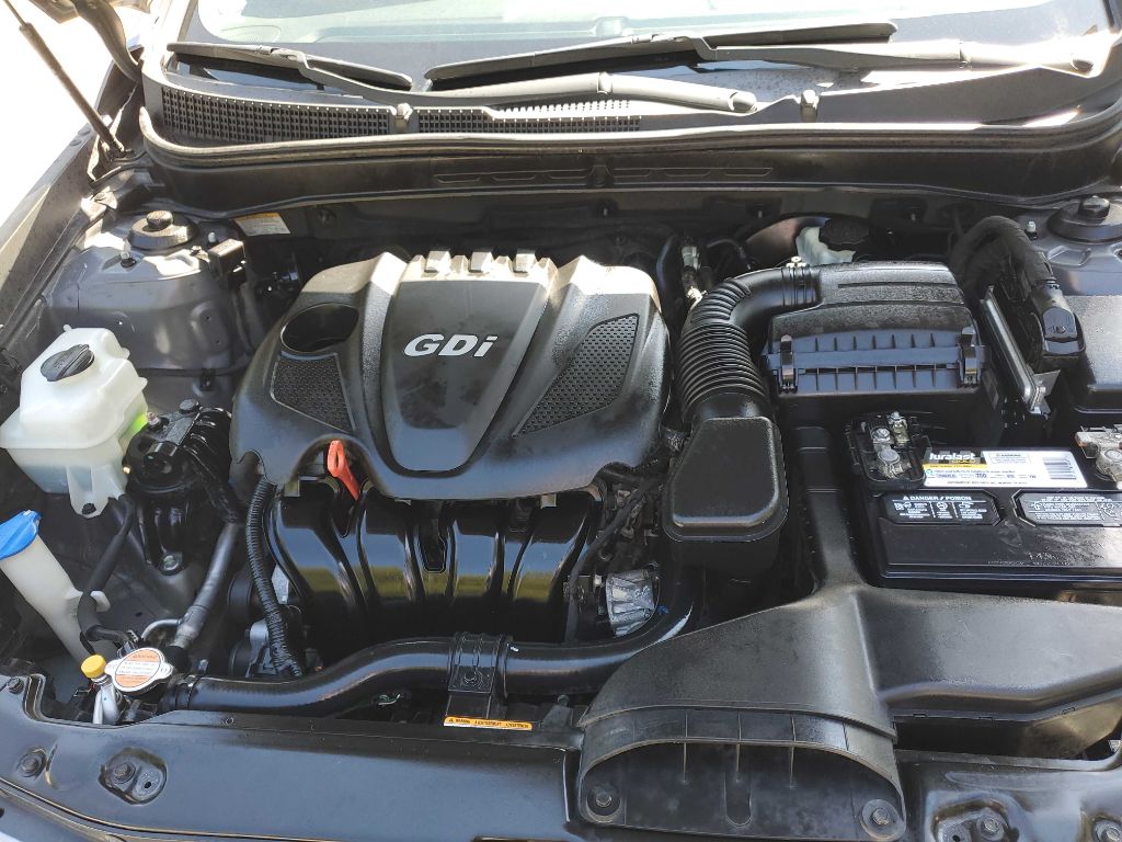 Photo 11 of this HYUNDAI SONATA
