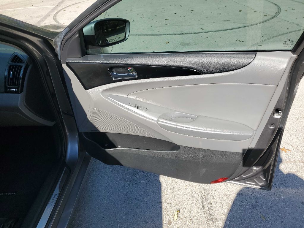 Photo 22 of this HYUNDAI SONATA