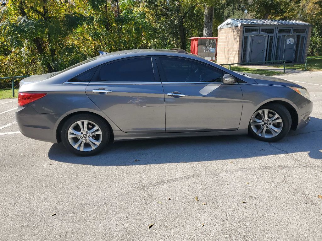 Photo 7 of this HYUNDAI SONATA
