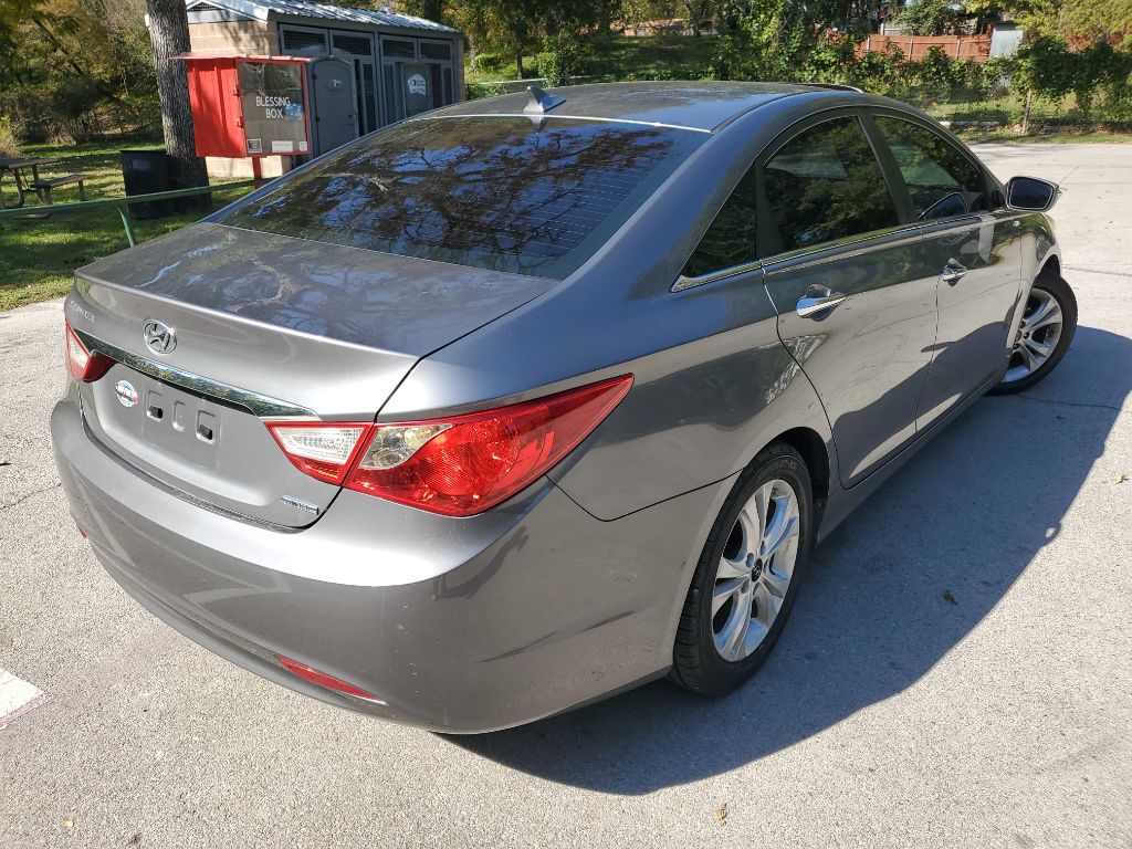 Photo 6 of this HYUNDAI SONATA